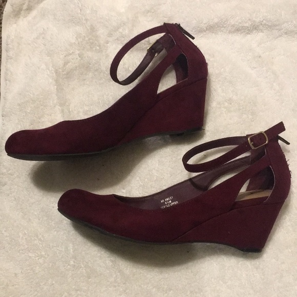 American Rag Cie Wine cut out Mary Jane Wedge - Picture 2 of 4